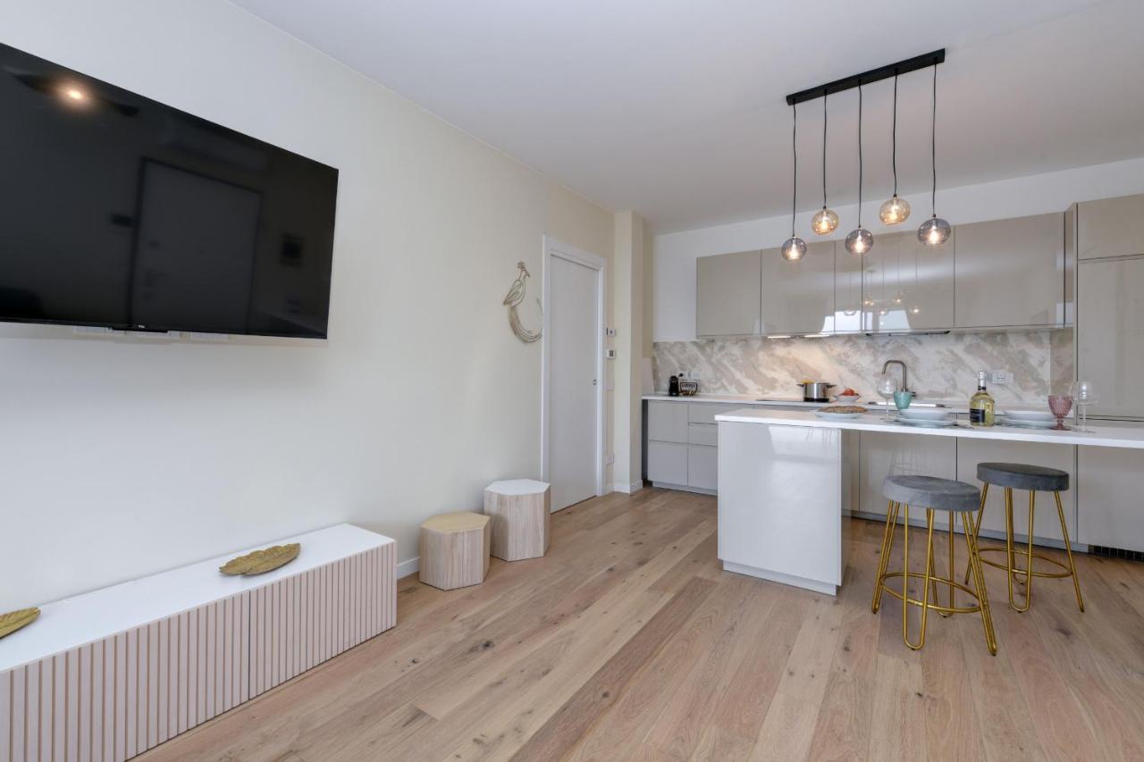 פסקיארה דל גארדה Opalia Residence - Garda Lake Lifestyle Apartment מראה חיצוני תמונה